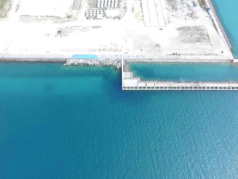 石垣港（新港地区）岸壁（－9．0m）（2）北側築造工事 株式会社 大米建設