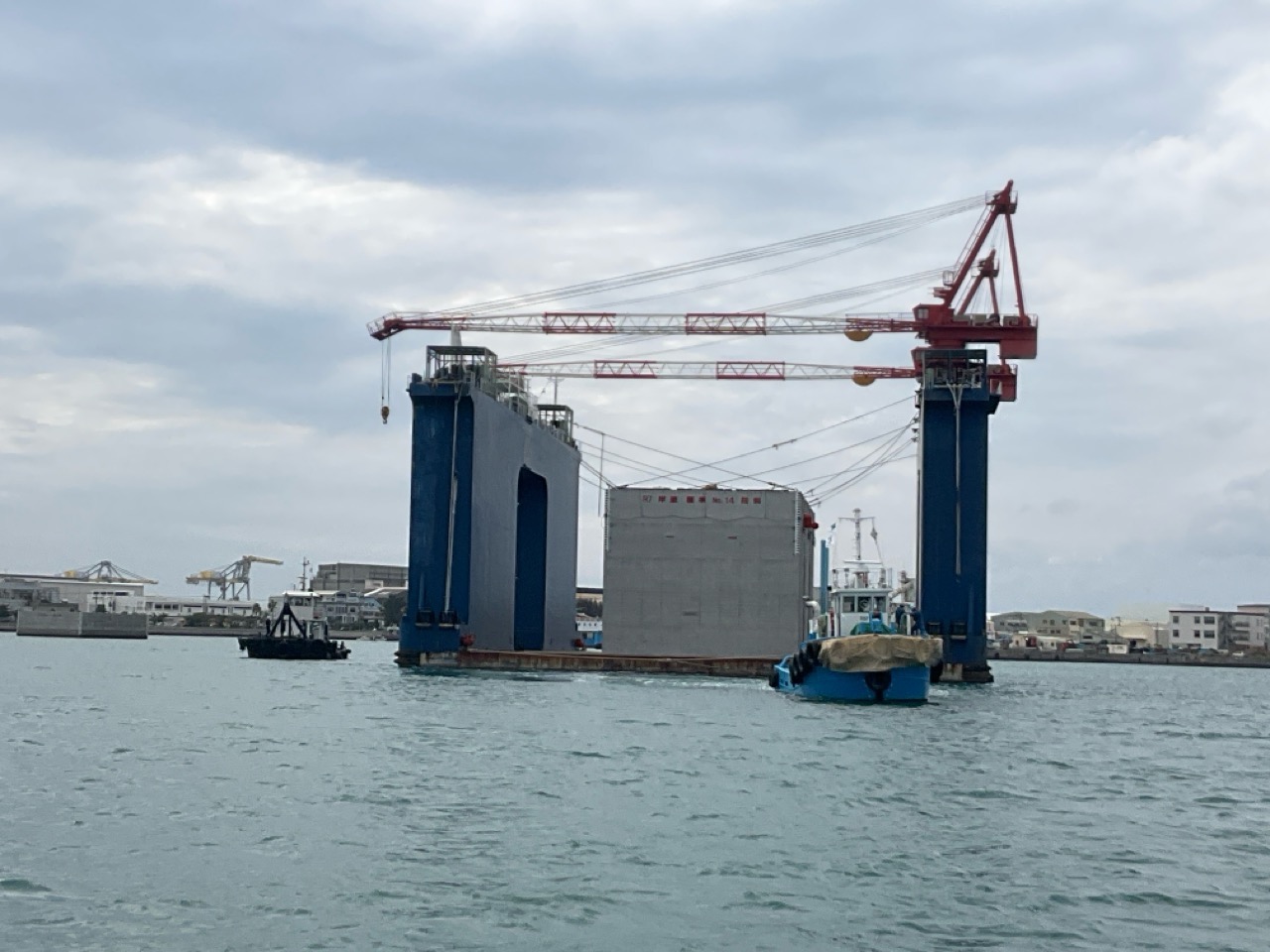 令和7年度那覇港(新港ふ頭地区)岸壁(ー10m)(耐震)ケーソン工事